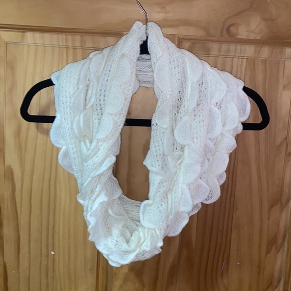Ivory Infinity Scarf - Picture 3 of 4